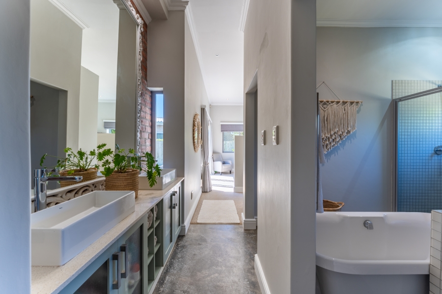 4 Bedroom Property for Sale in Cape St Francis Eastern Cape